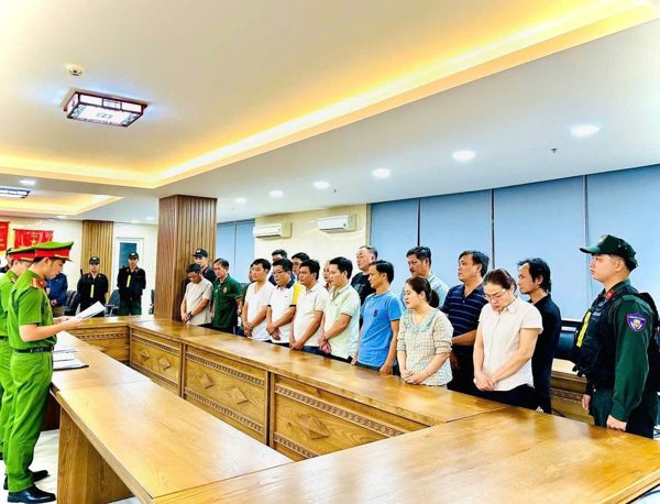 Nhận hàng tỷ đồng để 'làm ngơ' công trình trái phép, loạt cán bộ bị khởi tố
