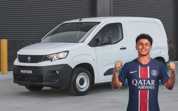 Nhận lương hơn 20 tỉ mỗi tháng, cầu thủ nổi tiếng vẫn lái xe cũ chưa đến 250 triệu