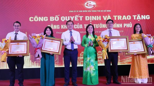 Nhân rộng những gương sáng công tác "Dân vận khéo"