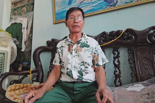 Nhân viên được chủ nhà hàng thịt dê tặng sổ tiết kiệm 50 triệu đồng