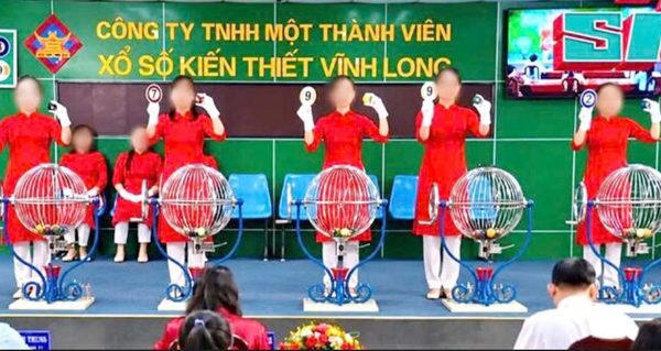 Nhân viên quay số kiến thiết ở Vĩnh Long cầm nhầm bảng số, khách hàng mừng hụt