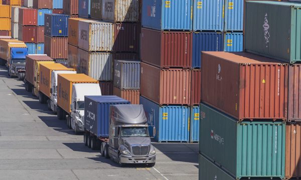 Nhập khẩu tháng 8 của Mỹ cao chưa từng có