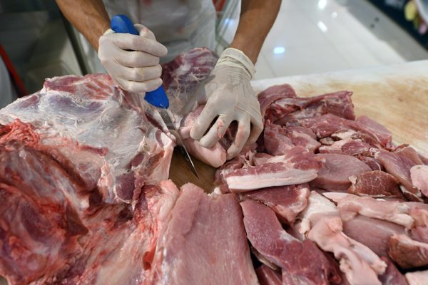 Nhập khẩu vượt 2 tỷ USD, thịt giá rẻ tràn về, có loại chỉ hơn 26.000 đồng/kg
