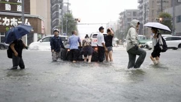 Nhật Bản: Ít nhất 9 người thiệt mạng do bão Dujuan gây mưa lũ kỷ lục