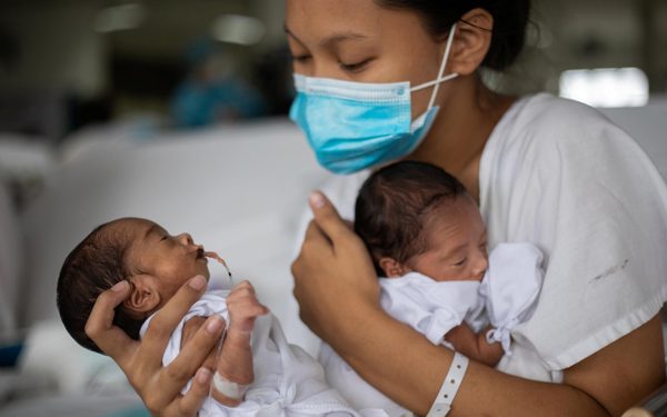 Nhật Bản tính bao trọn chi phí sinh con, sản phụ còn được nhận thêm tiền