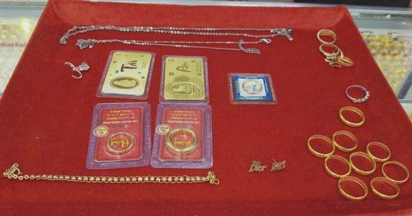 Nhặt được bao nữ trang bằng vàng, cụ bà trả lại cho người mất
