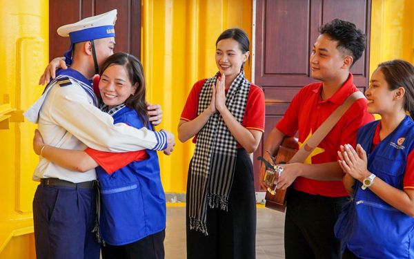 Nhiều ca khúc được sáng tác trên hải trình gần 1.000 hải lý thăm nhà giàn DK1/10