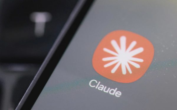 Nhiều chính phủ dùng mô hình AI Claude để phát triển vũ khí, giám sát?