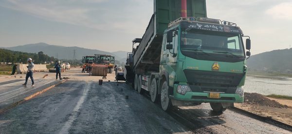Nhiều dự án giao thông tiềm ẩn nguy cơ không thể hoàn thành trong năm nay