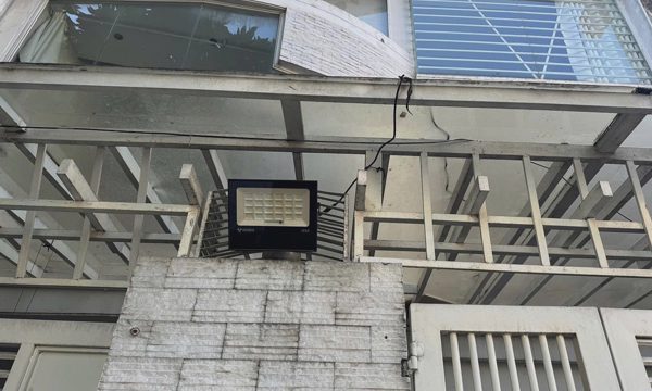 Nhiều gia đình chuộng đèn năng lượng mặt trời