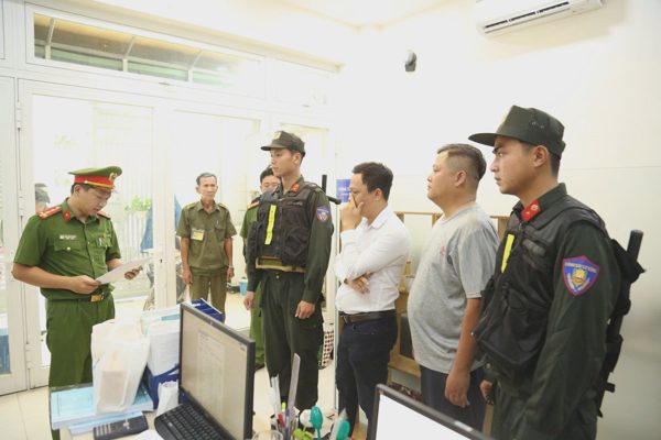 Nhiều giám đốc ở TP HCM bị khởi tố vì làm giả số liệu môi trường
