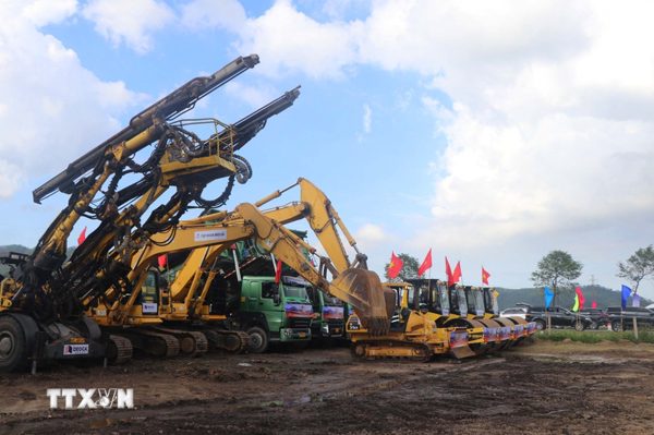 Nhiều gói thầu cao tốc Vinh-Thanh Thủy chậm tiến độ
