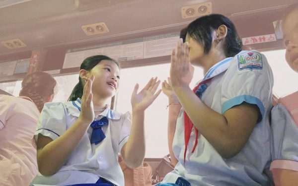 Nhiều học sinh xã Quỳnh Tam, Nghệ An trở lại trường