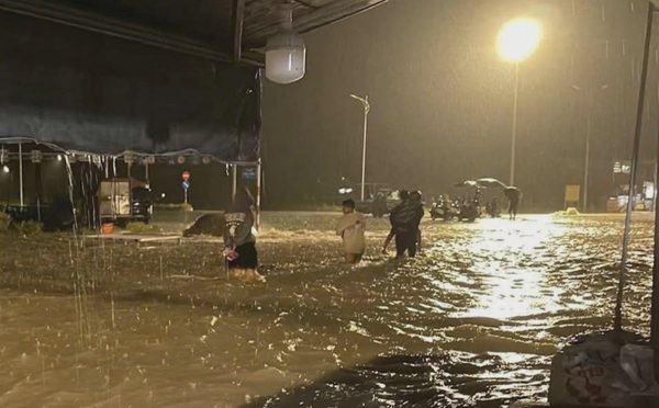Nhiều khu dân cư Đồng Nai ngập sâu sau mưa lớn
