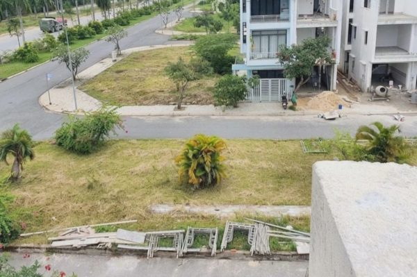 Nhiều lô đất tại Khu dân cư Làng Sen bị ngân hàng thông báo thu giữ