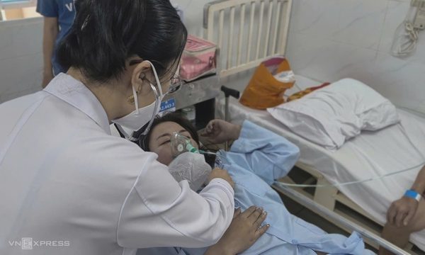 Nhiều nạn nhân vụ cháy khách sạn ngộ độc khí CO, da ám khói đen