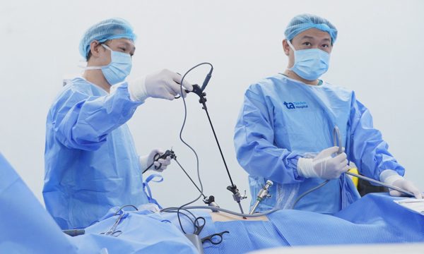 Nhiều nang chèn ép thận người phụ nữ