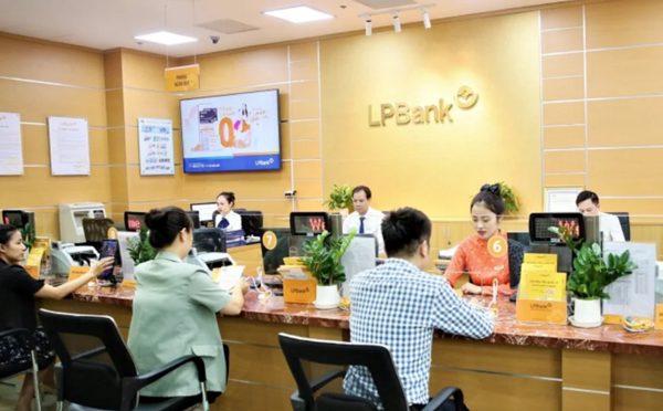 Nhiều ngân hàng đồng loạt giảm lãi suất