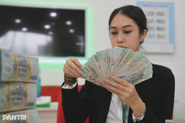 Nhiều ngân hàng trả lãi hơn 9%/năm: Gửi tiết kiệm ở đâu cao nhất?