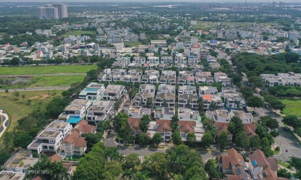 Nhiều người bán nhà để thoát gánh nặng lãi vay thả nổi