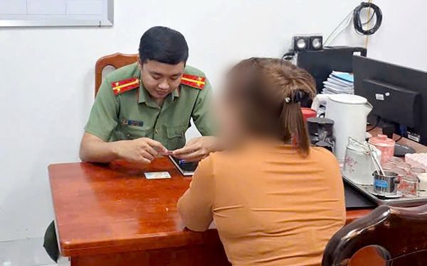 Nhiều người dân ở Vĩnh Long mua giấy phép lái xe giả trên mạng xã hội