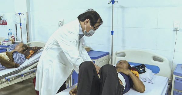 Nhiều người nghi bị ngộ độc thực phẩm sau ăn bánh mì ở Quảng Ngãi