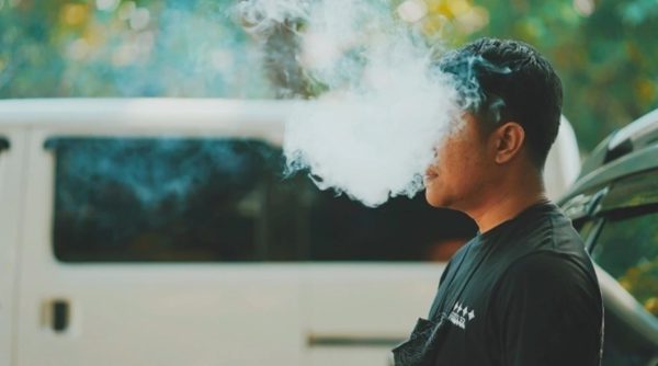 Nhiều người phải 'hít thuốc lá thụ động' ở khách sạn