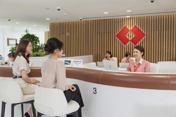 Nhiều "ông lớn" nước ngoài muốn mua cổ phần ngân hàng Việt: Những diễn biến mới