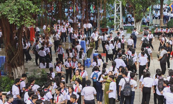Nhiều trường dừng, cắt giảm môn liên kết