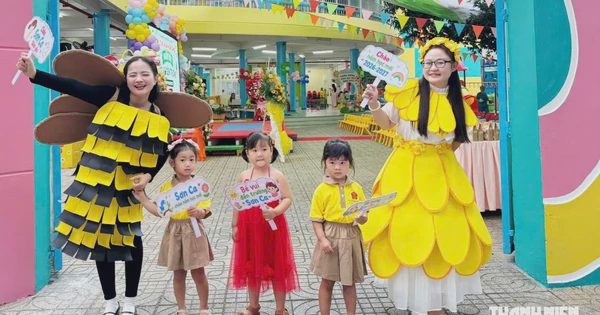 Nhiều trường nhận bằng khen, cờ thi đua trong ngày khai giảng