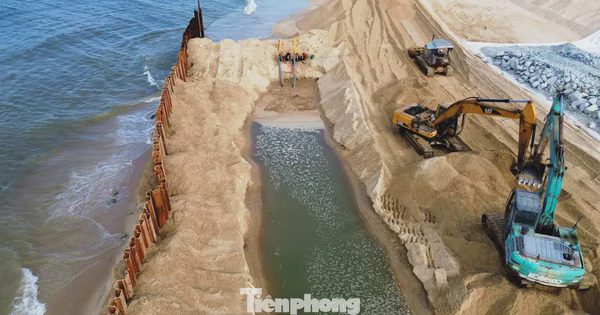 Nhìn gần công trình ‘lá chắn’ 260 tỷ đồng tăng tốc thi công trước biển Thuận An