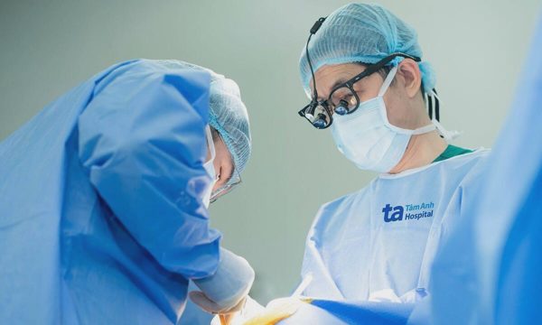 Nhồi máu não xuất huyết do hẹp động mạch cảnh