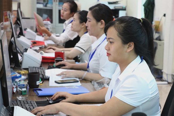 Những ai được ưu tiên xét nâng bậc lương trước thời hạn?