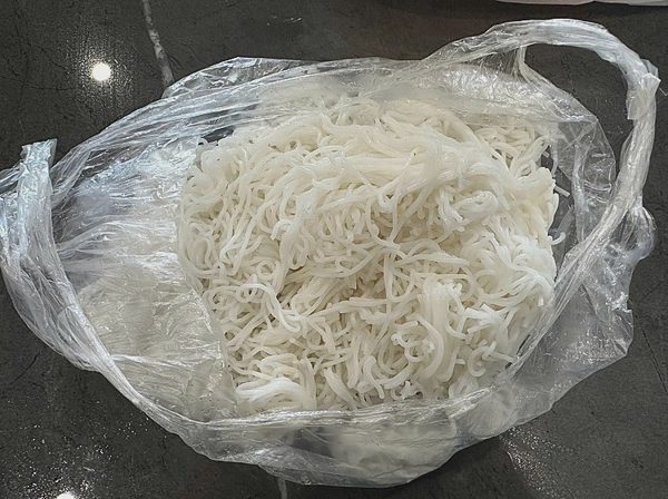 Những ai phải cẩn trọng đặc biệt khi ăn bún?