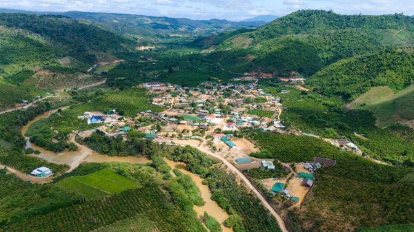 NHỮNG BẢN H’MÔNG MỚI GIỮA ÐẠI NGÀN TÂY NGUYÊN