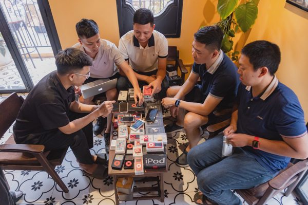 Những “bảo tàng Apple” trăm triệu của người mê iPhone, iPod đời đầu