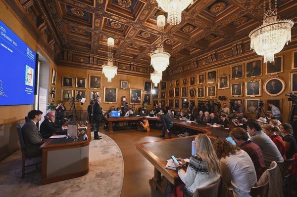 Những "bí mật" phía sau mỗi giải thưởng Nobel danh giá