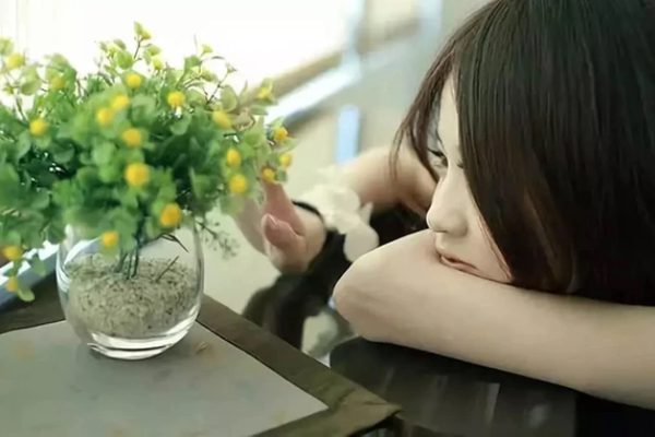 Những chiếc gương mờ