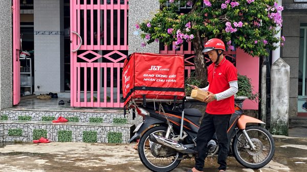 Những chuyến hàng nối nhịp yêu thương