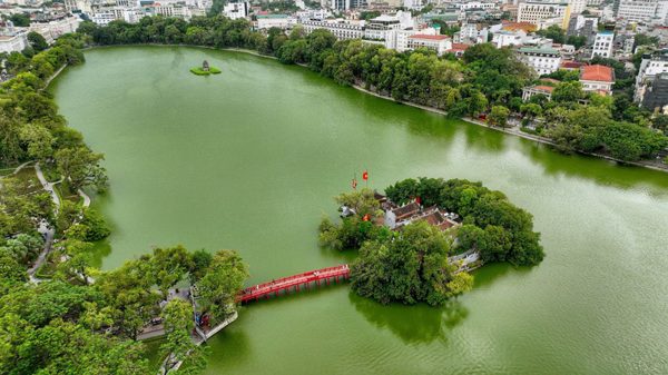 Những công trình biểu tượng rợp sắc cờ mừng ngày Giải phóng Thủ đô
