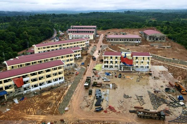 Những công trường không nghỉ trước ngày khai giảng ở biên giới Gia Lai