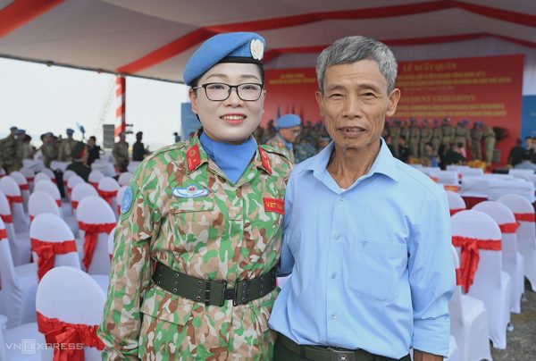 Những cuộc tiễn chân trên phi trường của lính mũ nồi xanh
