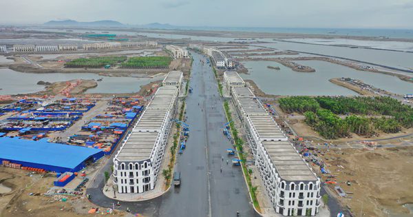 Những dãy nhà phố hiện đại dần hình thành tại siêu dự án lấn biển Cần Giờ