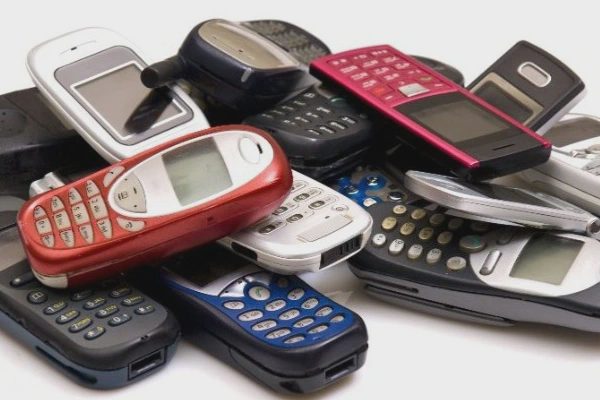 Những điện thoại “cục gạch” có thể sử dụng sau khi tắt 2G