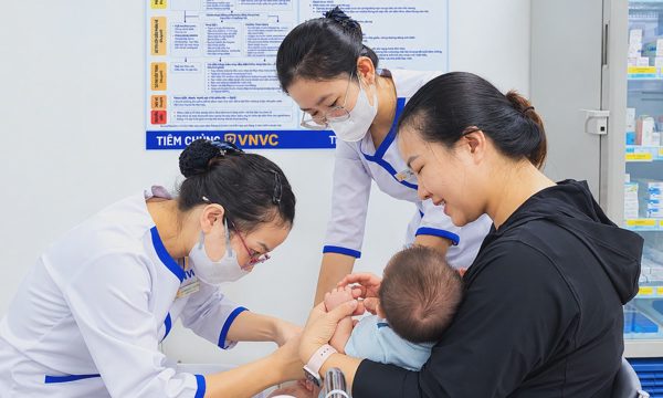 Những điều cần biết về tiêm vaccine não mô cầu