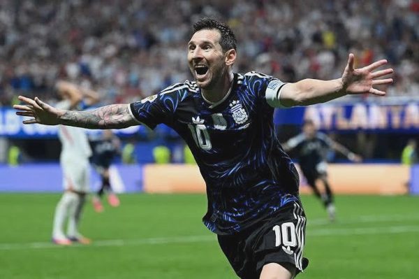 Những khoảnh khắc đáng nhớ của Messi trong 21 năm khoác áo Argentina