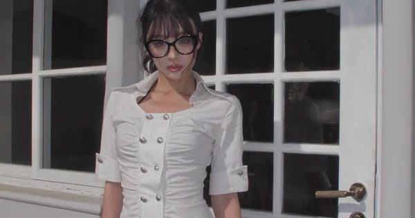 Những kiểu áo đính khuy đơn giản nhưng có sức hút lớn