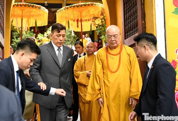 Những ngôi chùa Việt được Hoàng gia Thái Lan bảo trợ