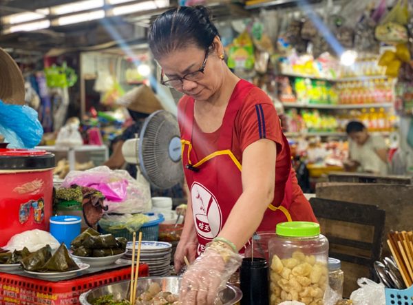 Những quán ăn giá rẻ bất ngờ ngay trung tâm Thành phố Huế
