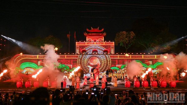 Những sắc màu văn hóa tại đêm khai mạc Lễ hội văn hóa thế giới